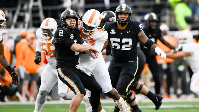 Tennessee Running Backs Eye Doak Walker Glory: Can They Defy the Odds This Season?