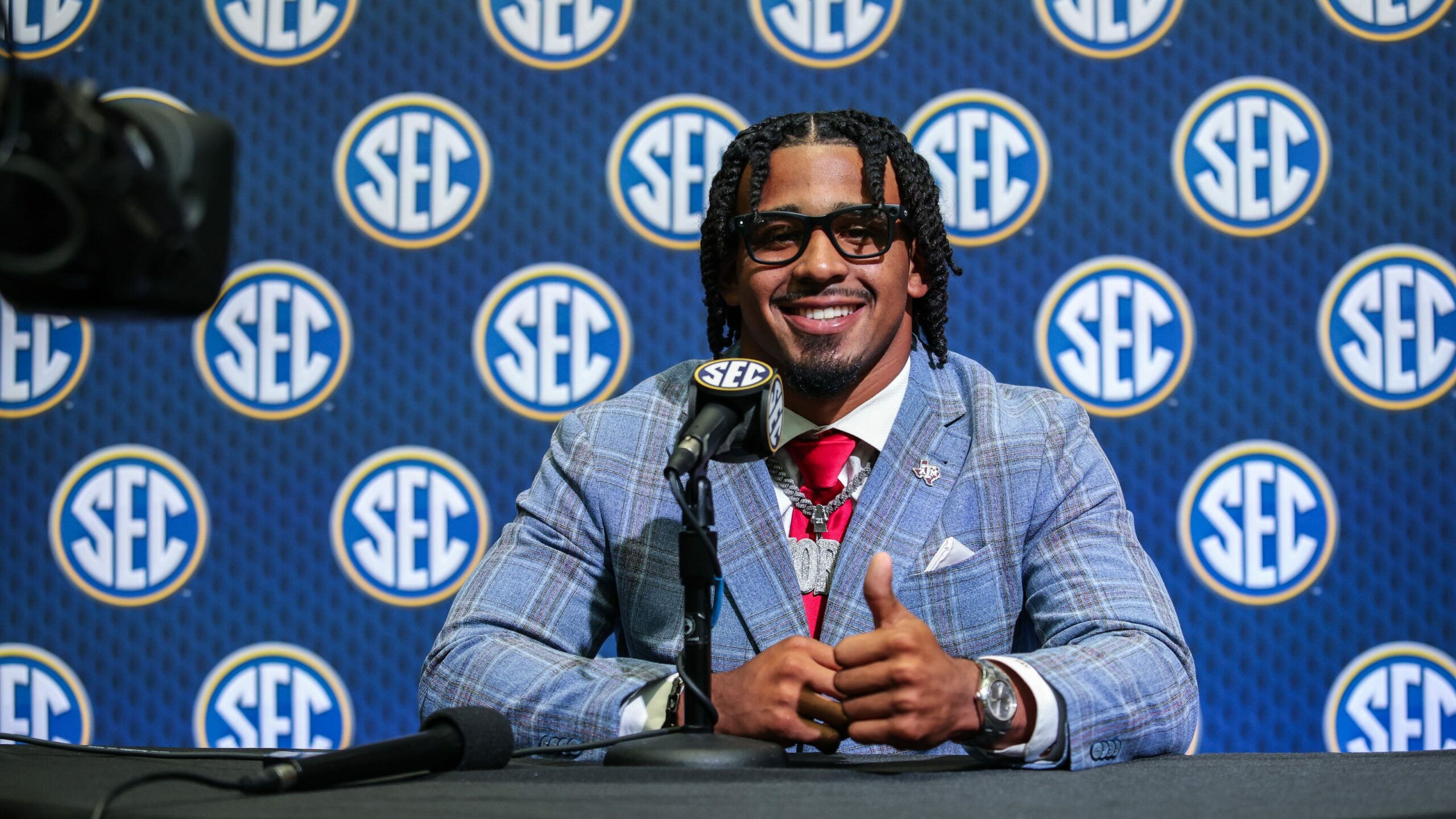 Texas A&M LB Opens Up About Hidden Motivation Fueled by Texas Recruiting Rejection