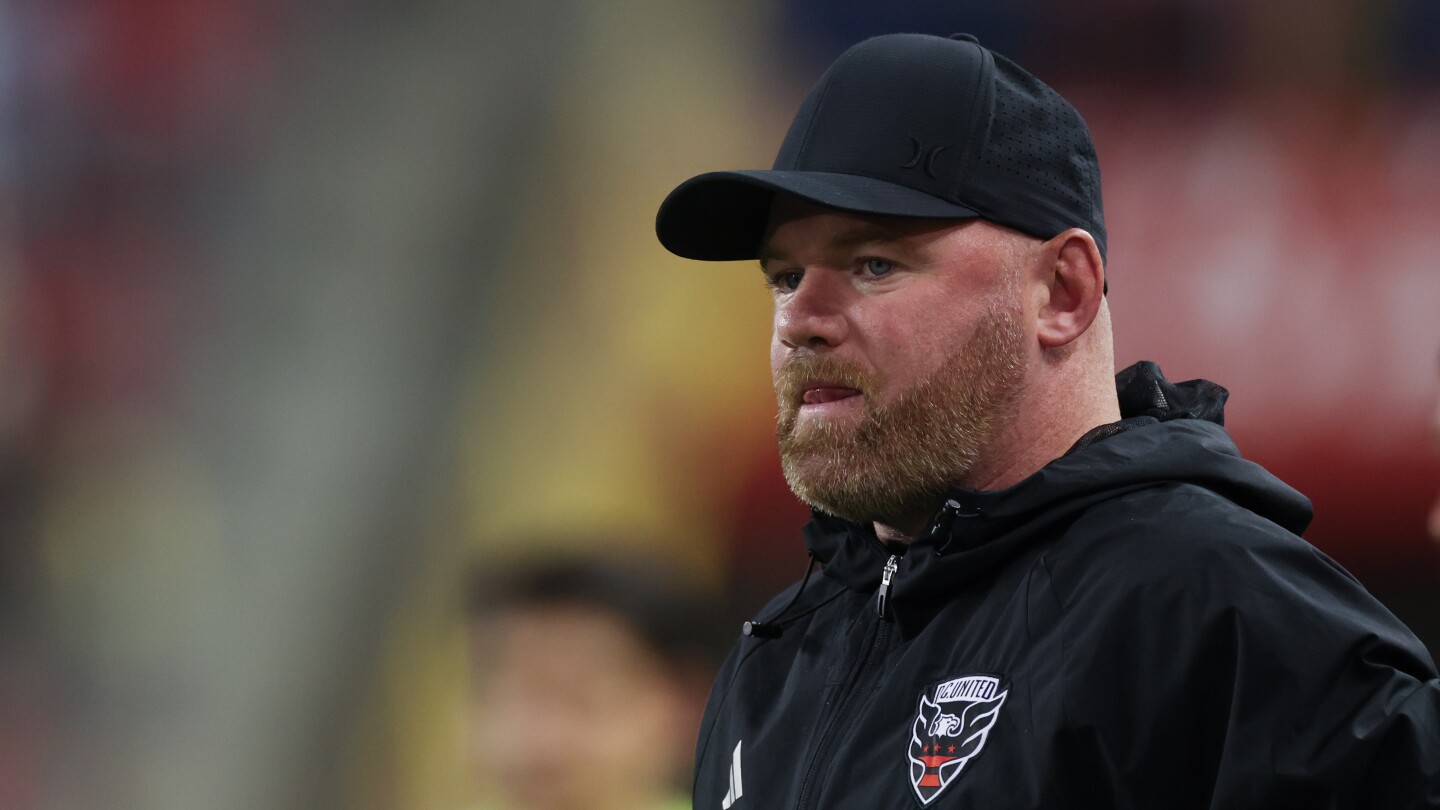 Wayne Rooney Fires Back at Tom Brady: The Unexpected Clash Over Work Ethic That’s Shocking Fans