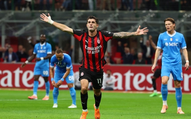 AC Milan Stun Scudetto Holders Napoli in Thrilling 2-1 Clash to Seize Serie A Summit—What This Means for the Title Race!