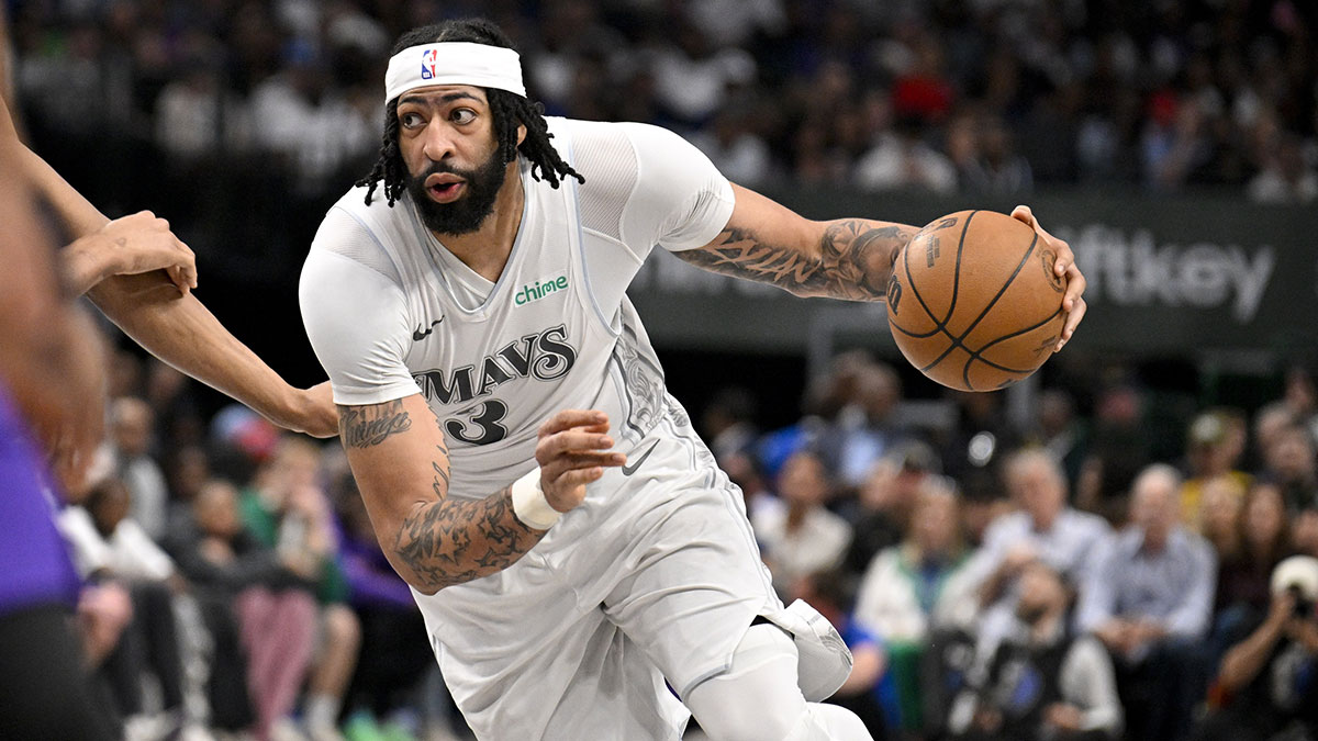 Anthony Davis Drops Cryptic Message: What Is He Hiding from the Mavericks’ Fans?