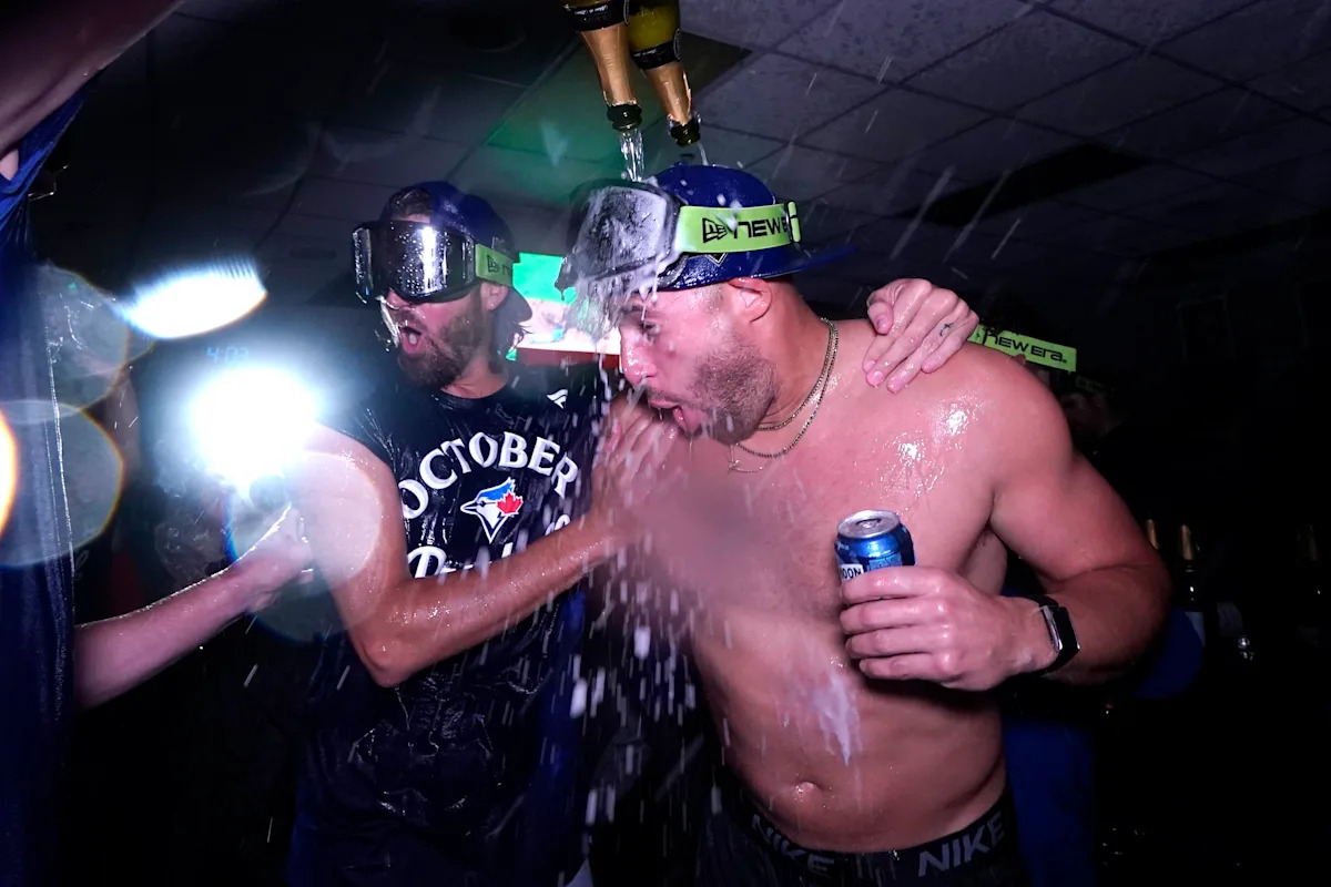 Blue Jays’ Thrilling Victory Sparks Wild AL East Race—Can They Secure the Title?