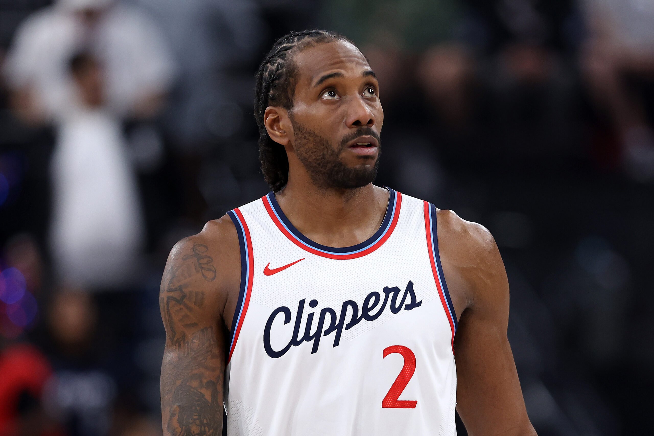 Clippers on Edge: Kawhi Leonard’s Uncertain Future Sparks Locker Room Drama