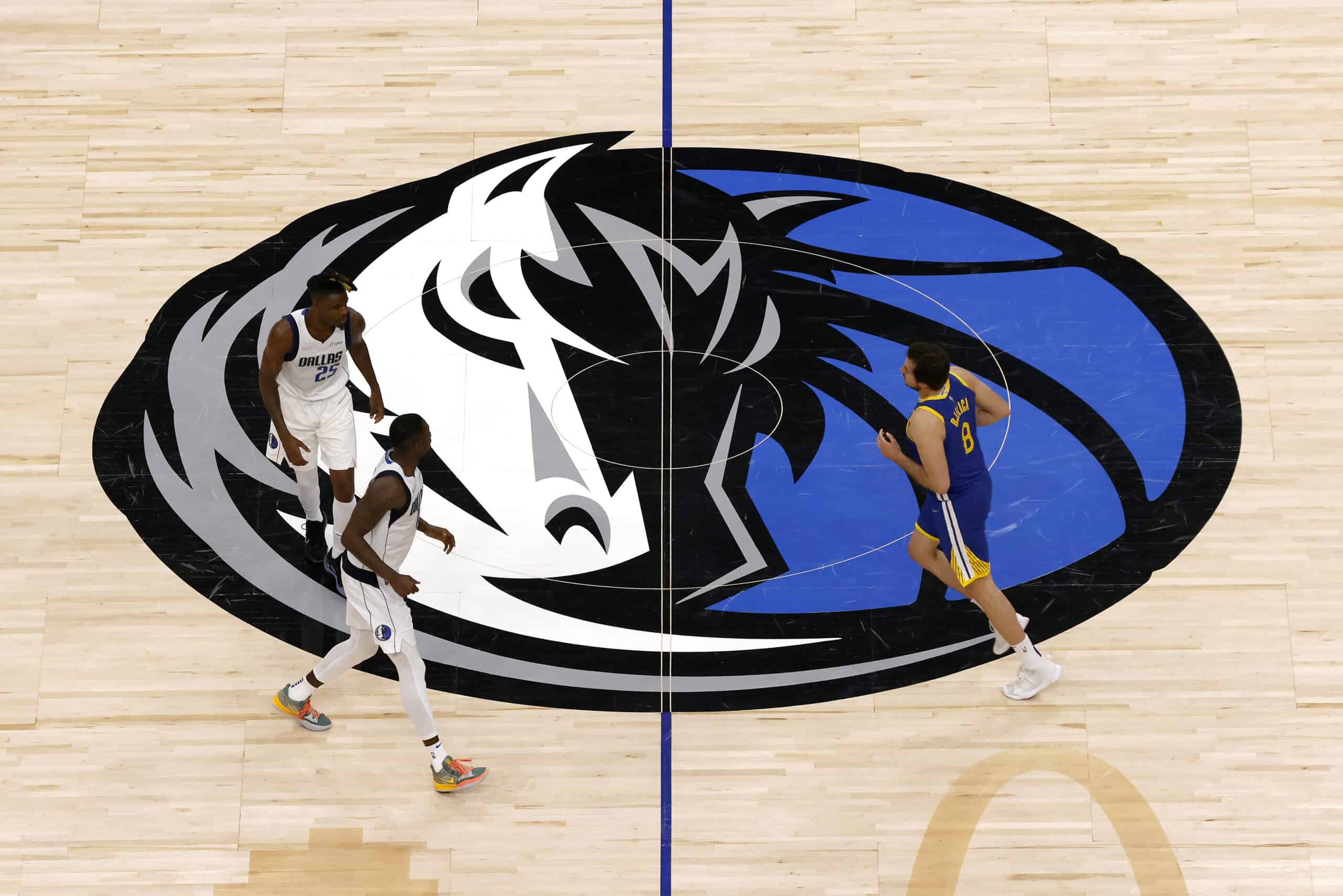 Former Mavericks Star Shocks Fans with Unexpected Overseas Contract Deal