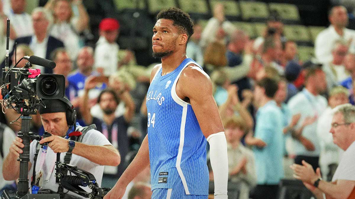 Giannis’ Jaw-Dropping Alley-Oop Ignites Greece’s Stunning 37-Point Masterclass—What Happens Next Will Shock You!