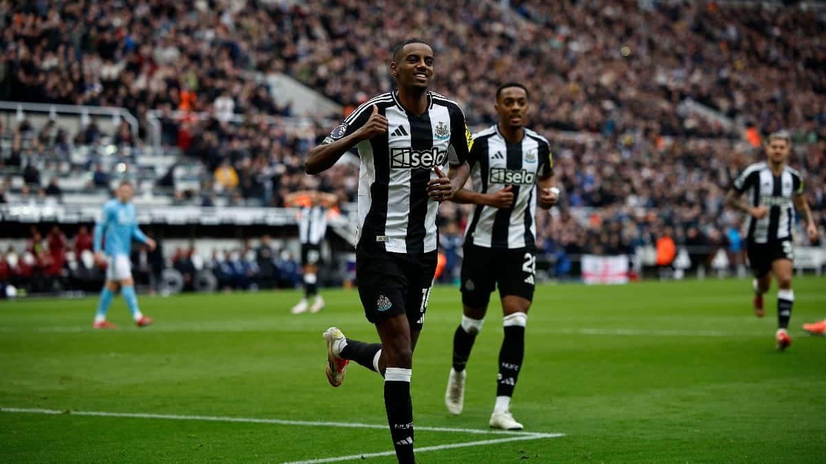 Newcastle’s Burn Sends Unexpected Message to Isak After Shocking Liverpool Transfer
