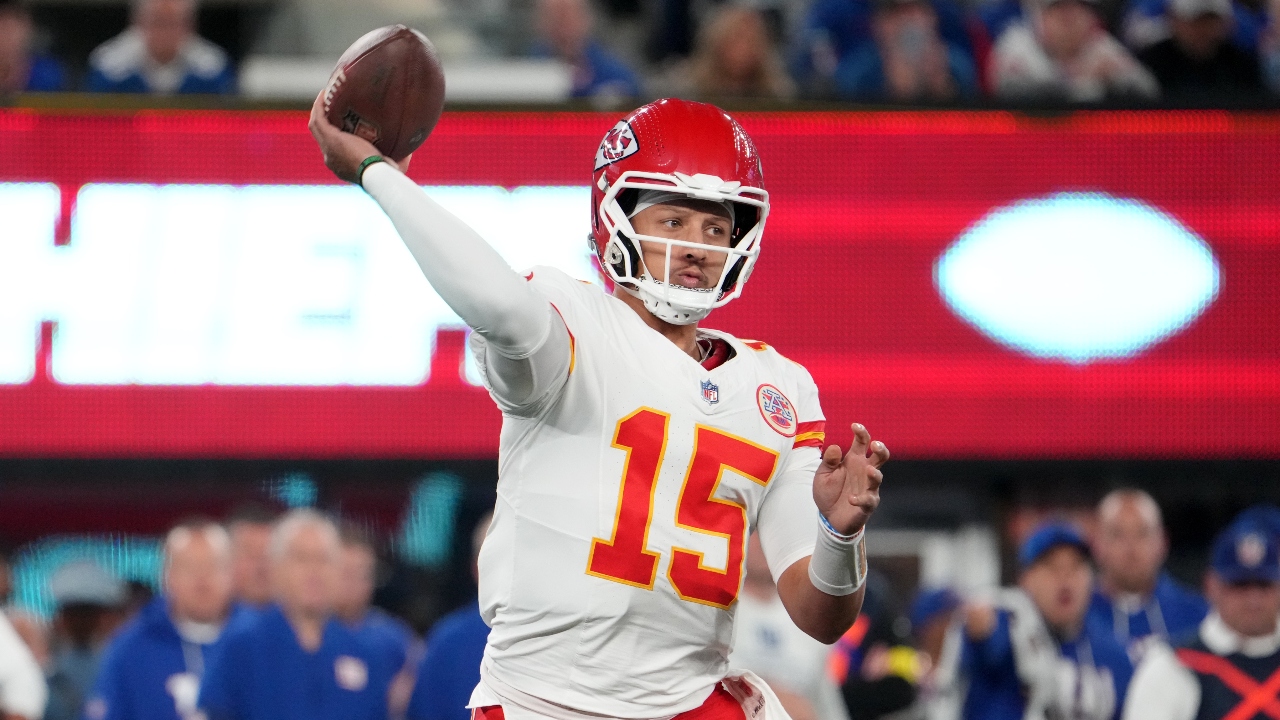 NFL Week 4 Betting Lines Reveal Surprising Underdogs in Vikings-Steelers Ireland Showdown and Ravens-Chiefs Clash