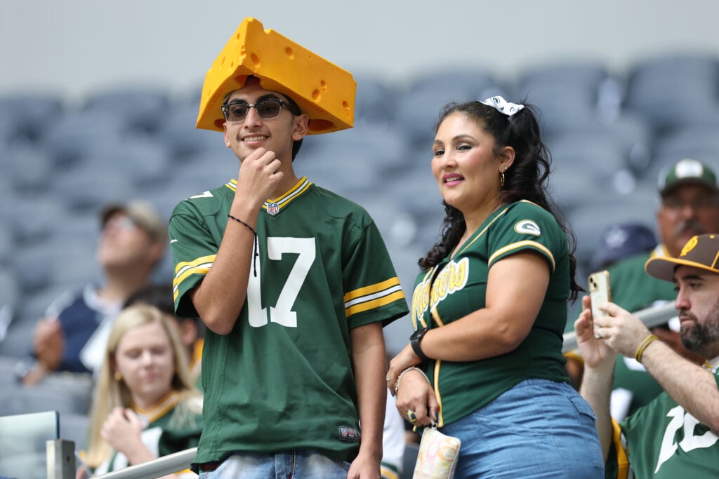 Packers Eye Shocking Free Agent Defender Move That Could Change Their Season Forever