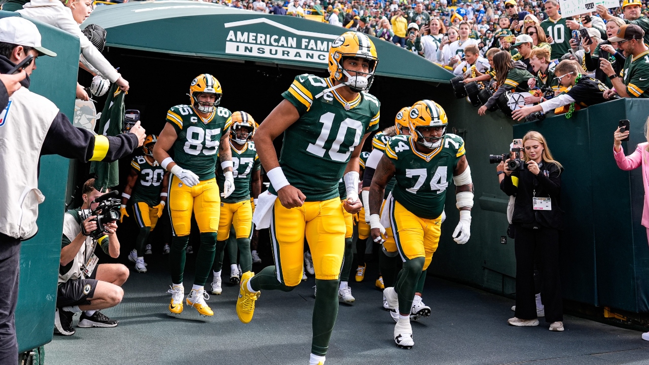 Thursday Night Showdown: Can the Commanders Silence the Packers’ Home Crowd Surge?