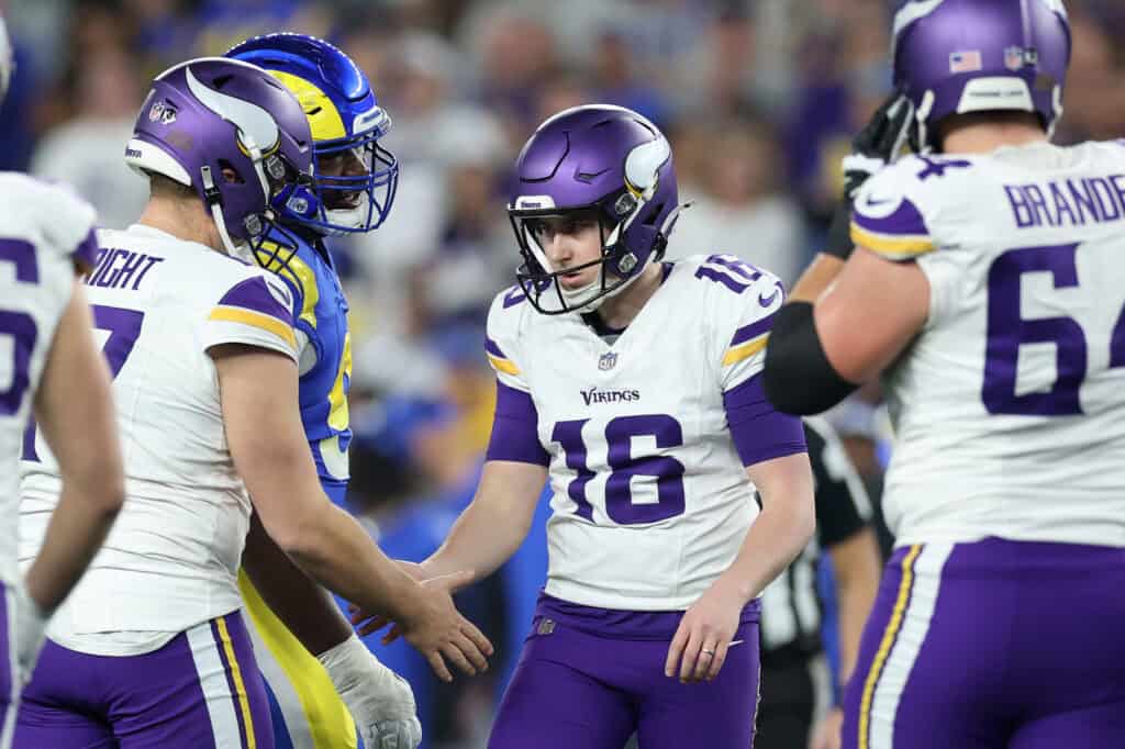 Unbelievable Record: Vikings Kicker Shatters NFL History with Jaw-Dropping Streak