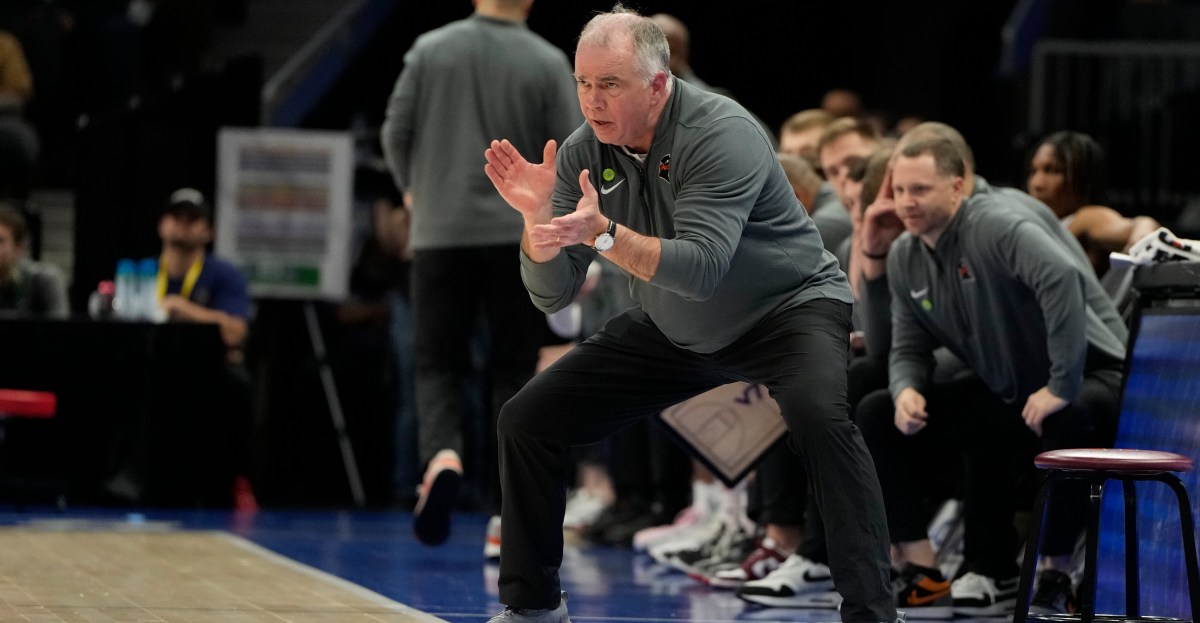 Virginia Tech Basketball Shocker: Mike Young’s Mysterious Rapid Assistant Replacement Raises Questions