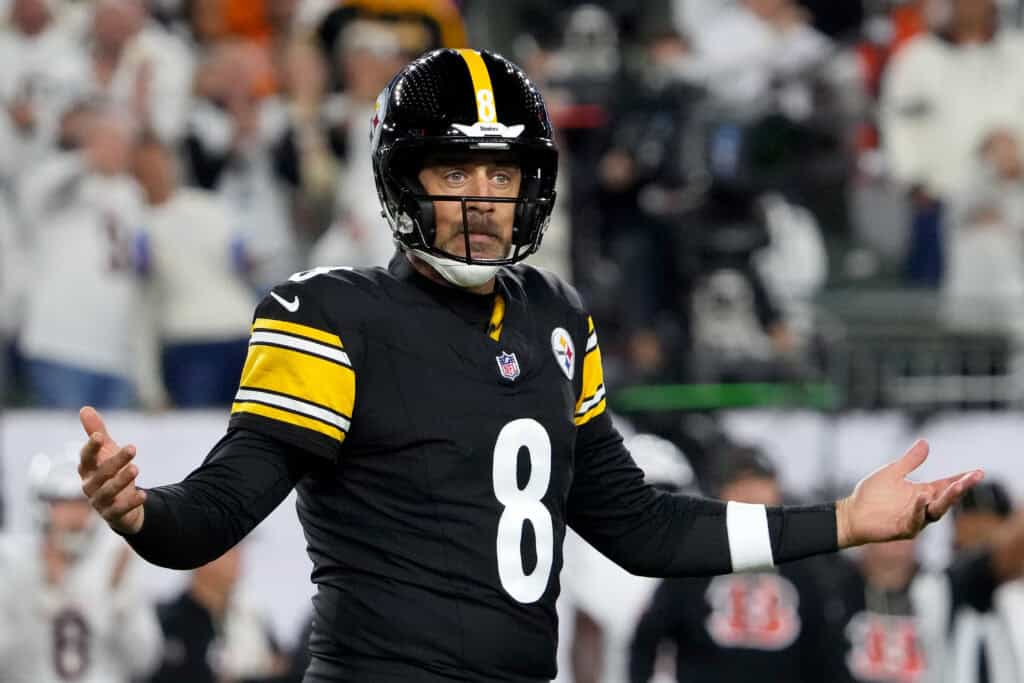 Aaron Rodgers on the Verge of Achieving a Shocking Milestone Against His Former Team, the Packers