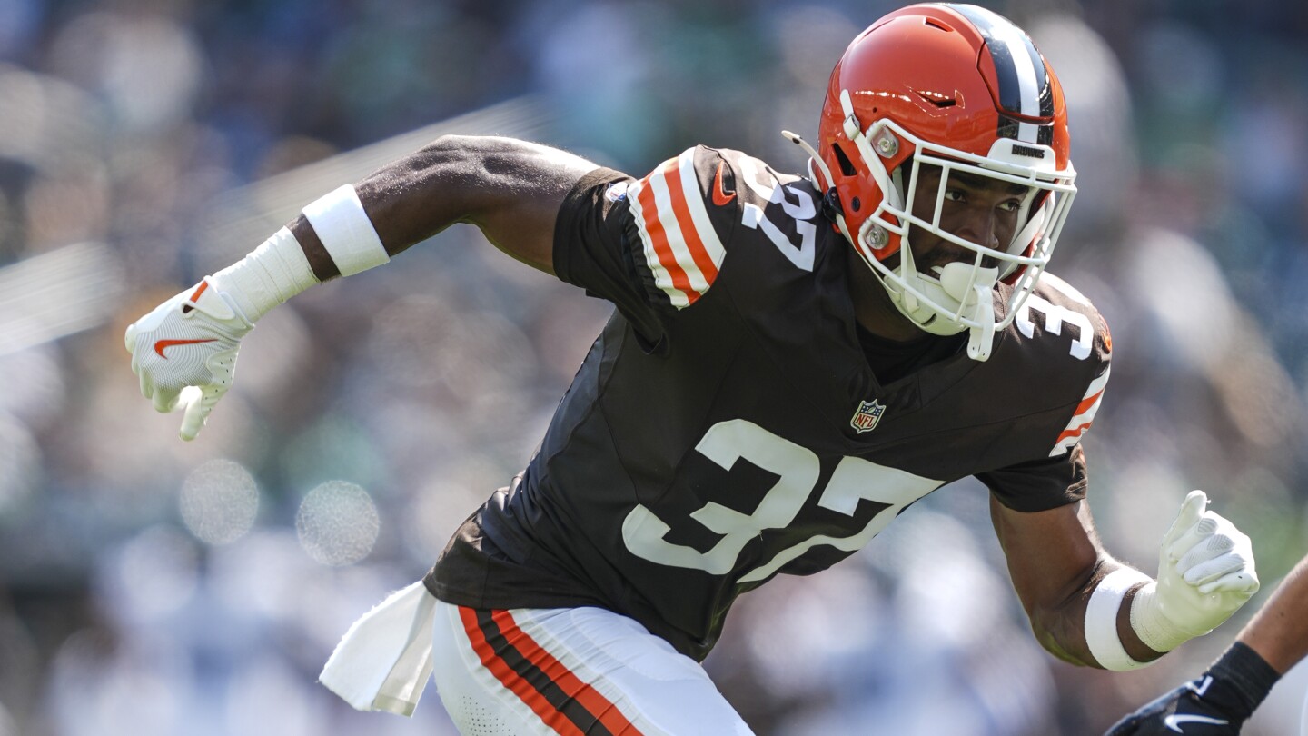 Browns Make Surprising Move: Dom Jones Joins Active Roster—What This Means for the Season