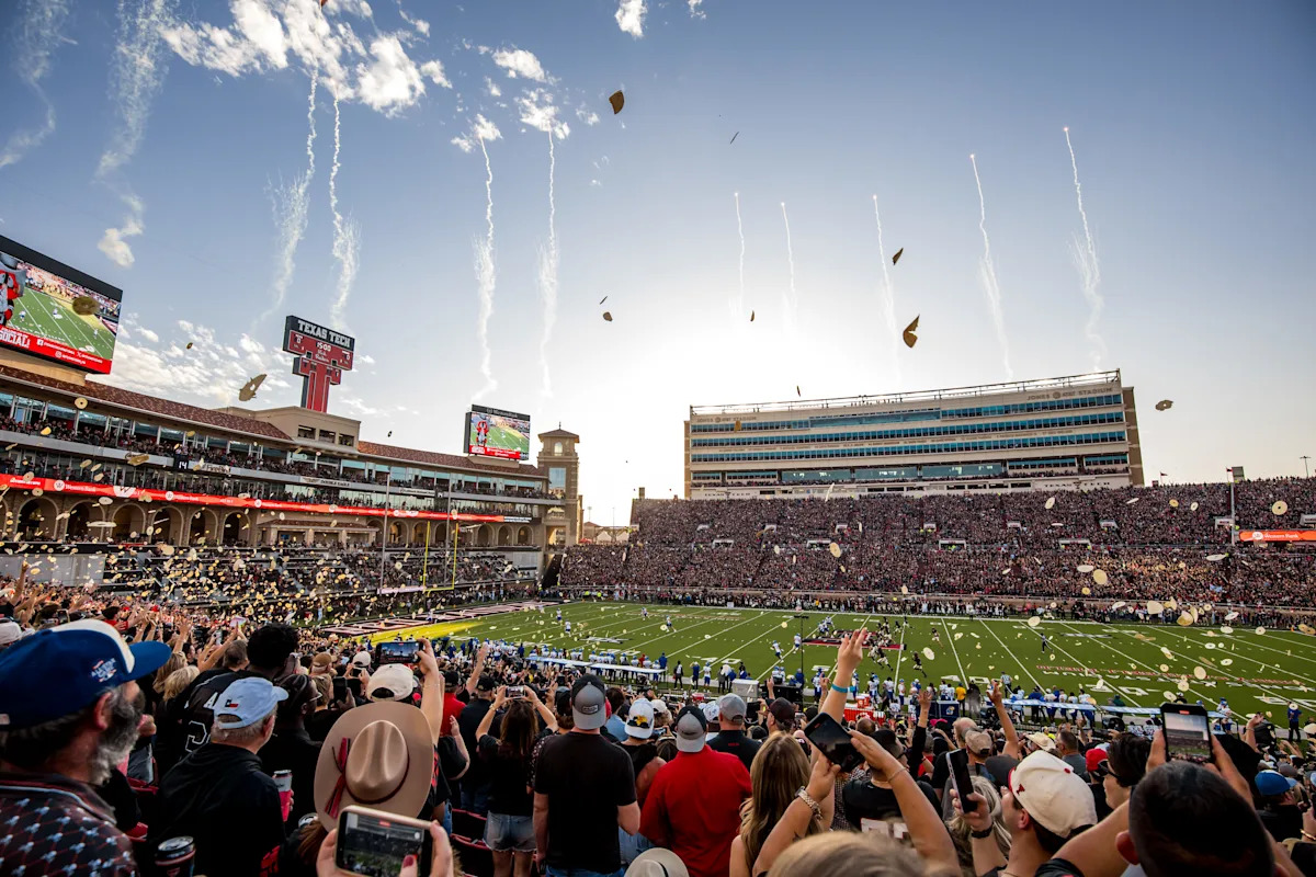 Chaos Erupts at Texas Tech Game: Pocketknife Thrown From Stands Strikes KU Staffer—What Sparked the Incident?