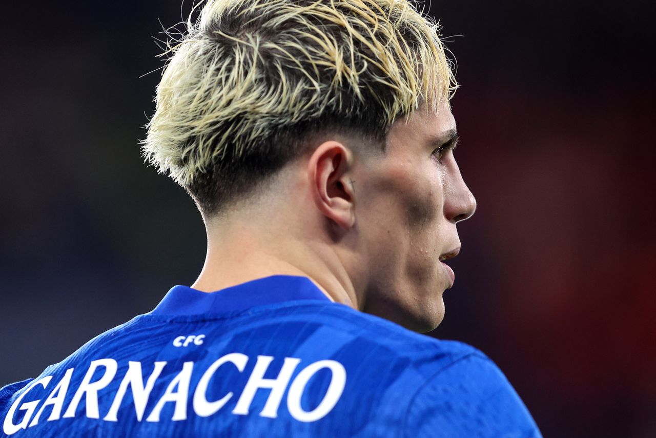 Chelsea vs Liverpool: Where to Watch the Premier League Showdown That Could Change Everything