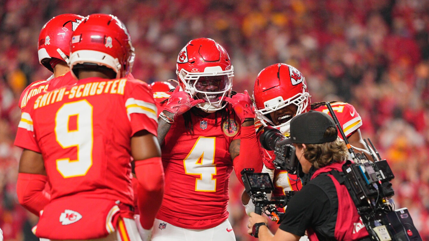 Monday Night Football Thriller: Commanders and Chiefs Locked in a Fierce 7-7 Standoff at Halftime—Who Will Break the Deadlock?