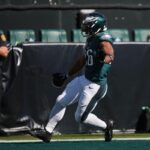 Saquon Barkley’s Mysterious Knee Battle: Will He Shock Everyone and Play in Week 6?