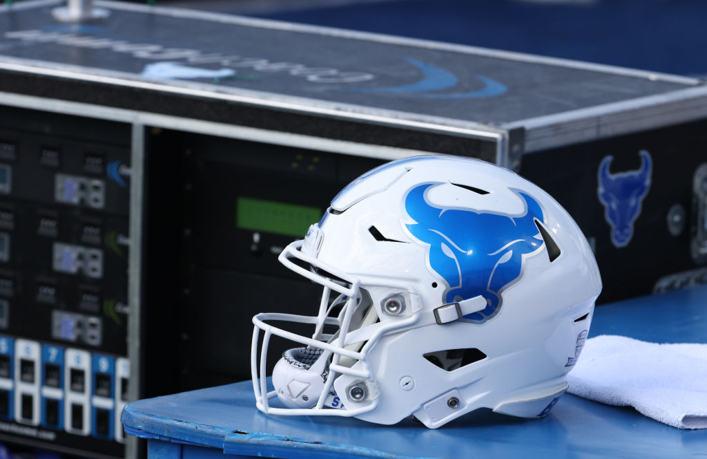 Can Buffalo Outsmart Central Michigan’s One-Dimensional Attack and Seize Victory?