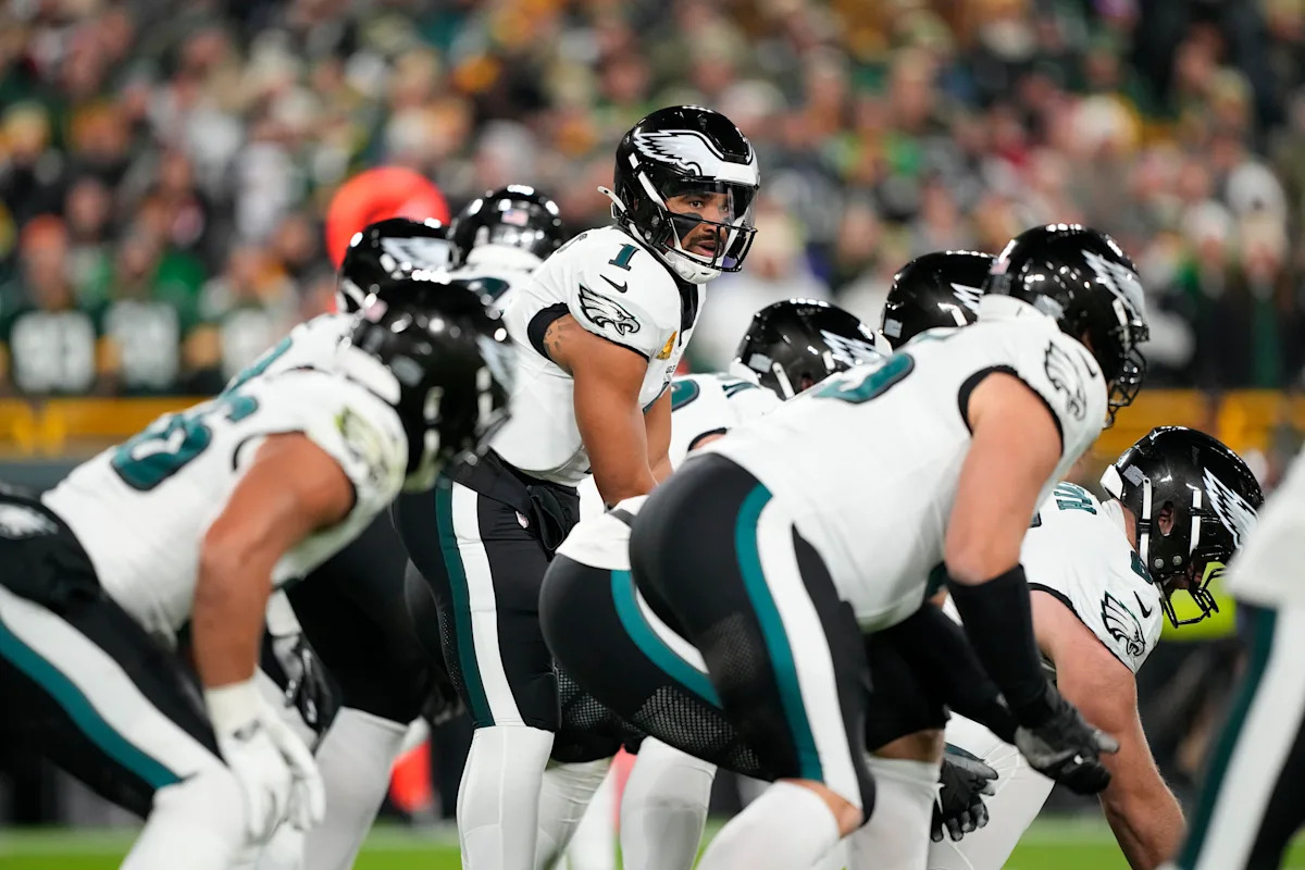 Eagles’ Controversial Tush Push Sparks Outrage—Was the Packers’ Offseason Ban Doomed from the Start?