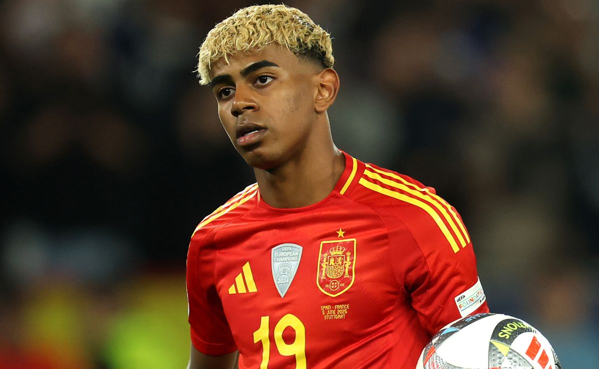 Lamine Yamal’s Sudden Exit from Spain Squad Sparks Mystery and Shakes Up Coach Luis de la Fuente’s Strategy