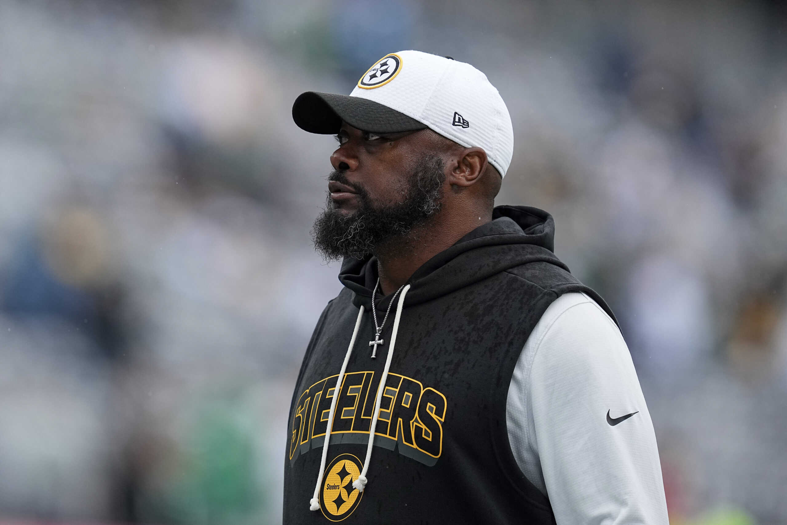 Mike Tomlin’s Shocking QB Decision for Steelers vs. Bears Will Change the Game—Find Out Who’s Starting!