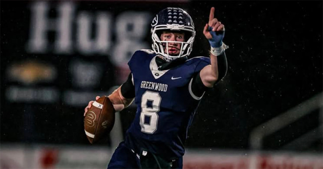 Shockwaves in College Football: 2026 QB Kane Archer Abruptly Decommits from UCF – What’s Next?