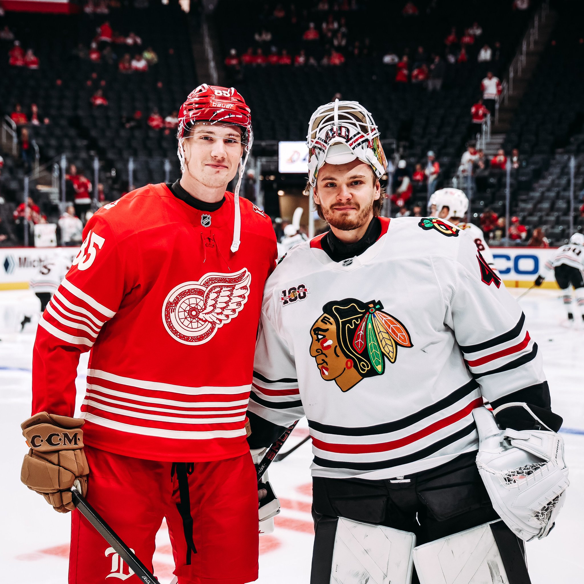 Sibling Showdown Ignites as Arvid Soderblom Denies Brother Elmer in Intense Red Wings–Blackhawks Battle