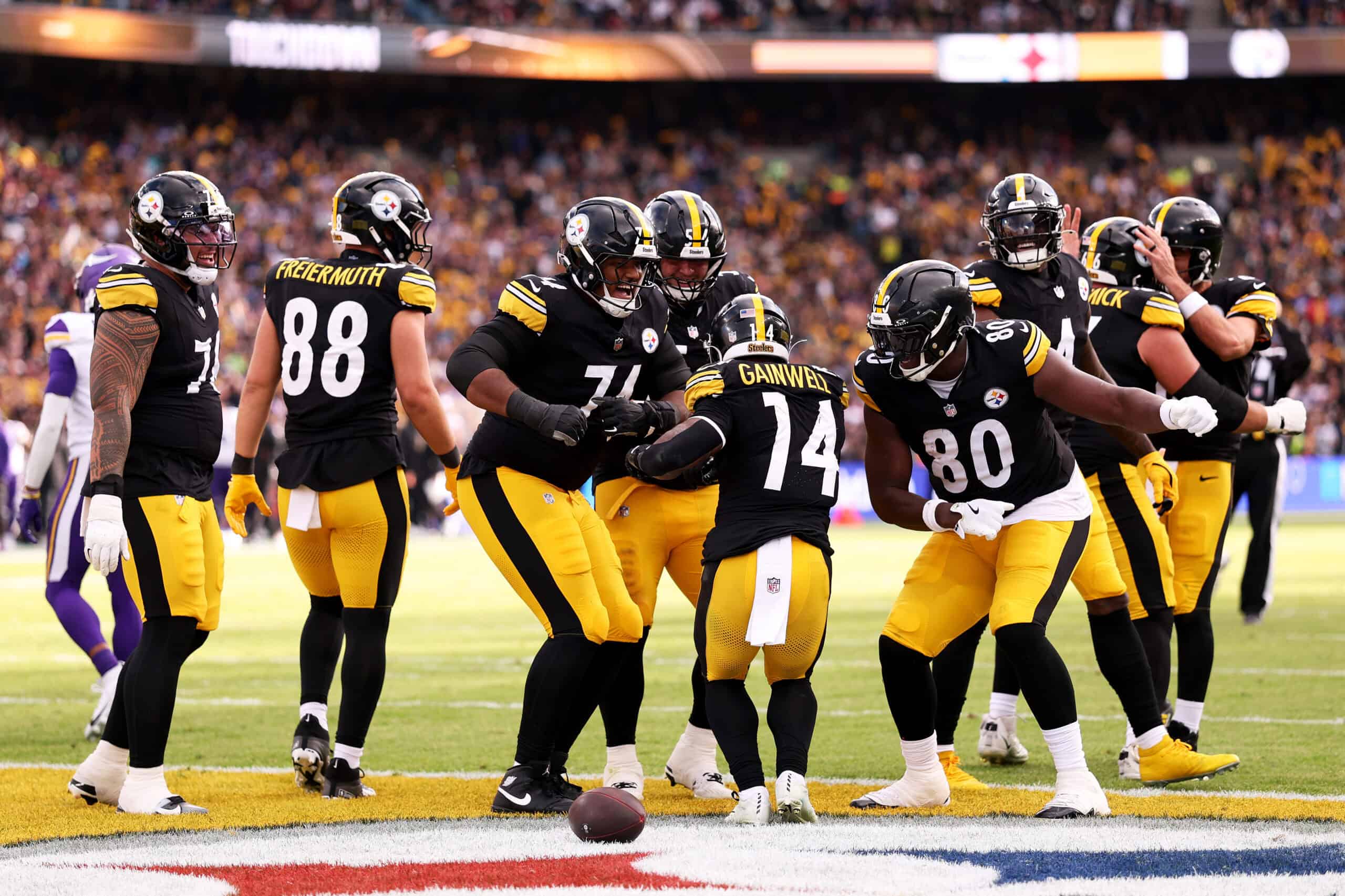 Steelers Coach Hints at Game-Changing Twist in RB Room’s Versatility