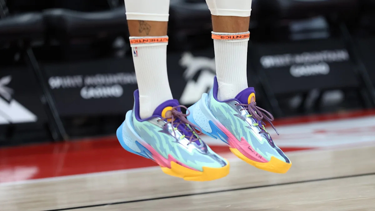 Stephen Curry Breaks Away from Under Armour: What’s Next in the Sneaker Game?