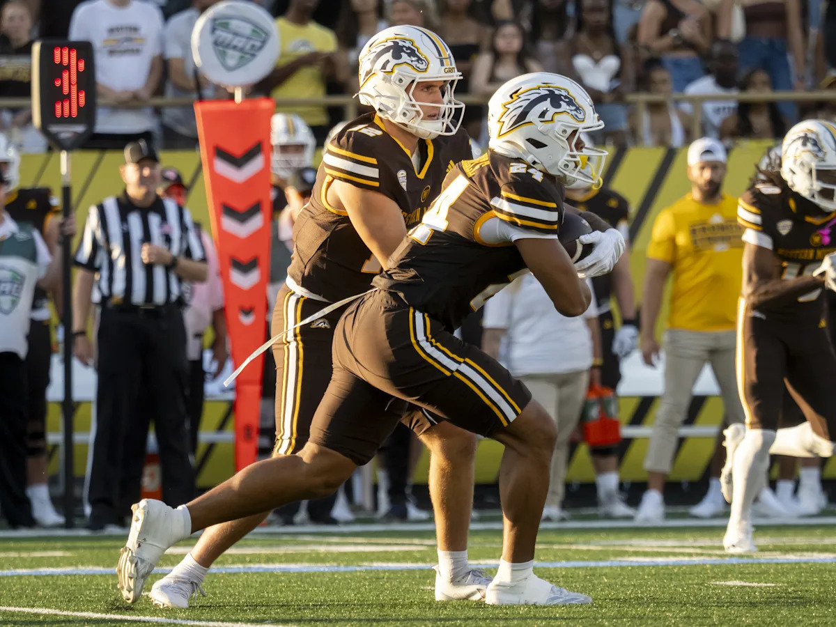 Western Michigan Shocks Fans with Dramatic Victory Over Eastern Michigan to Claim MAC Championship!