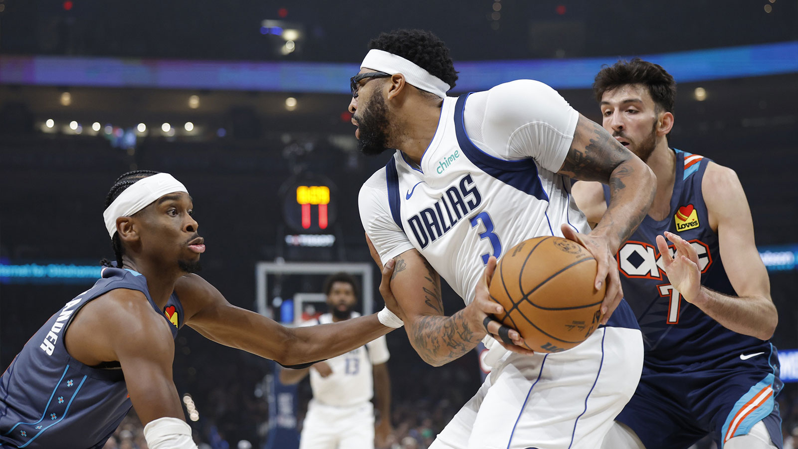 Anthony Davis’s Game-Time Decision Tonight Could Shake Up Mavericks vs. Rockets Showdown—What You Need to Know!