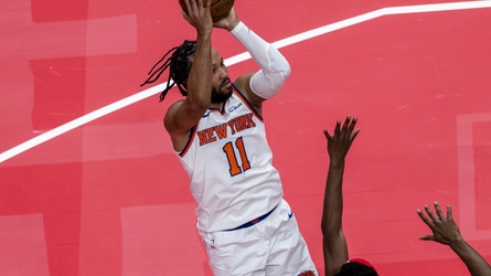 Knicks Unleash Unstoppable Team Surge, Silencing Raptors in Thrilling NBA Cup Showdown