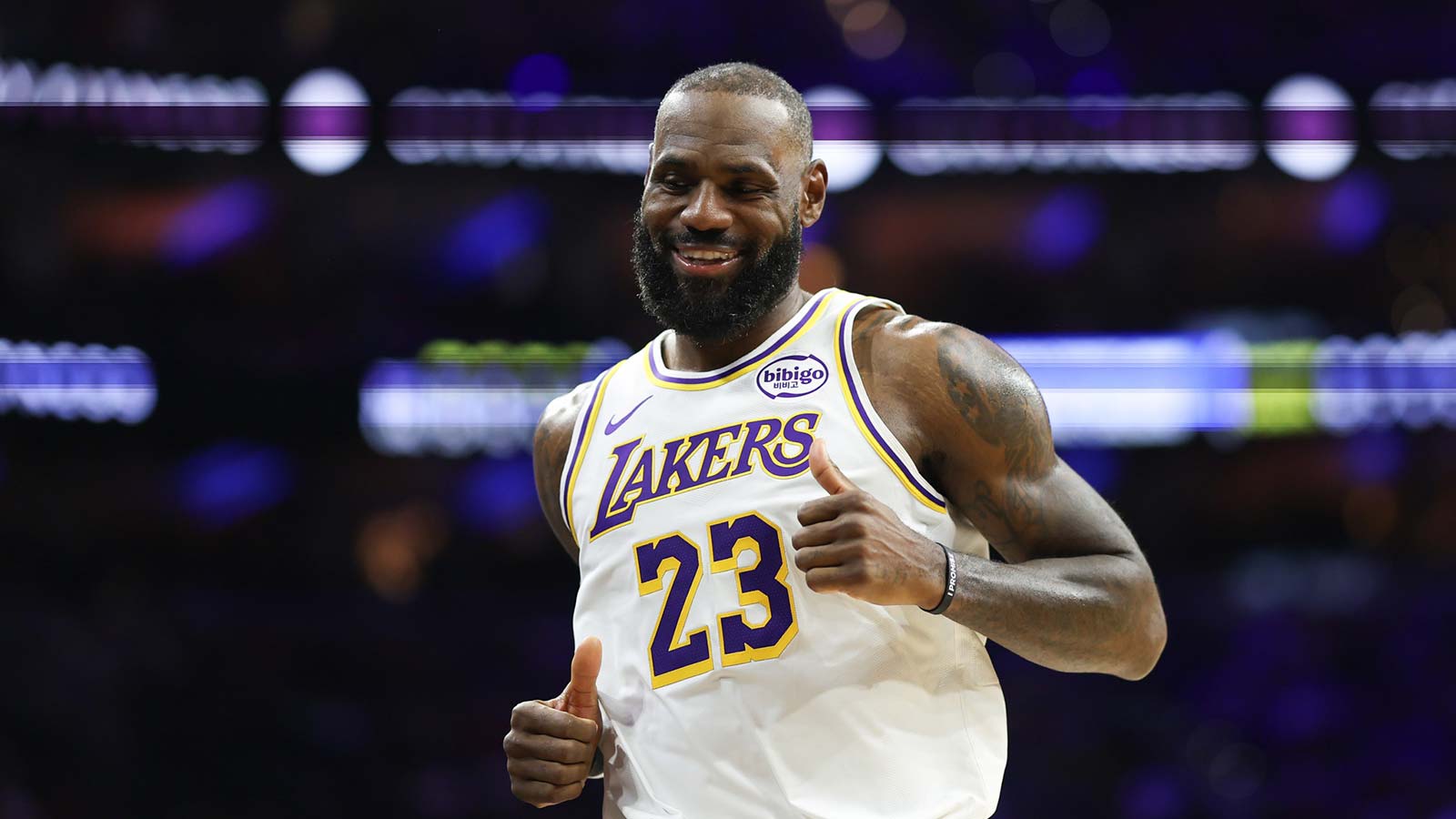 LeBron James’ Jaw-Dropping Clutch Shots Leave 76ers Stunned—Fans Can’t Get Enough!
