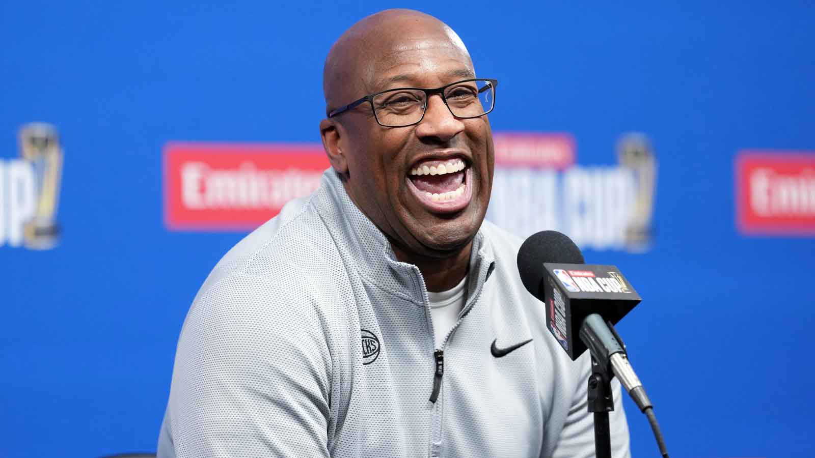 Mike Brown’s Shocking Beer Claim Leaves Knicks Fans in Stitches—What Did He Say?