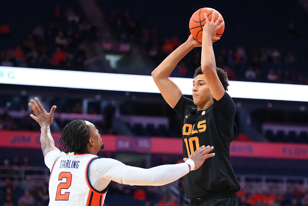 Tennessee vs. Louisville: The Ultimate Showdown You Can’t Miss – Where to Watch, Stream, and Beat the Odds!