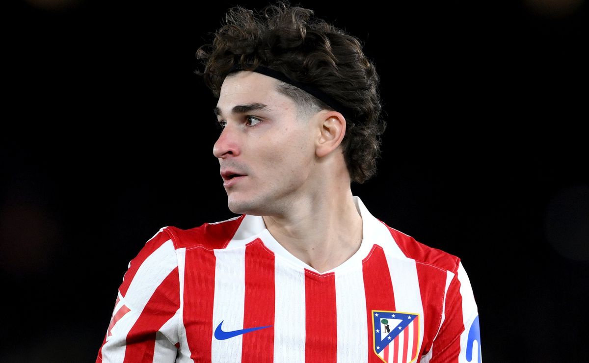 Julian Alvarez’s Agent Drops Cryptic 10-Word Statement Amid Barcelona Transfer Buzz