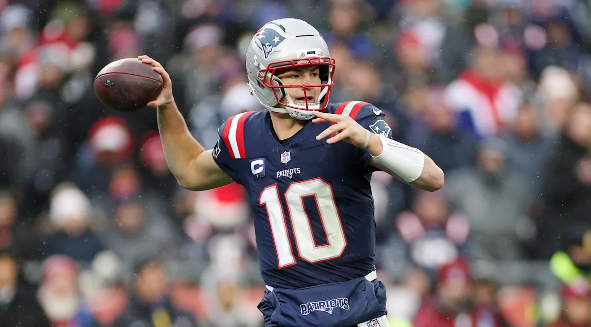 Patriots vs. Texans: Unbelievable Twist Unfolds in NFL Divisional Playoff Showdown – Live Updates Inside!