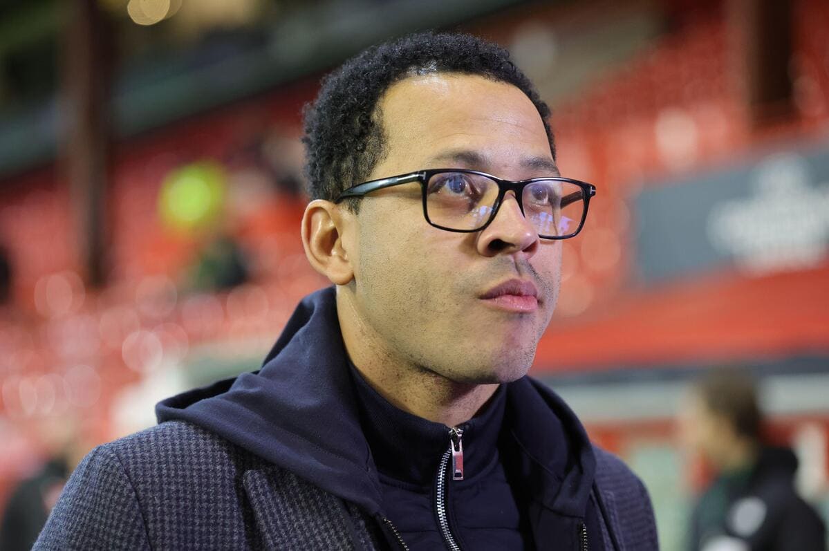 Rosenior Reveals Surprising Team Spirit Secret After Chelsea's Shocking EFL Cup Defeat to Arsenal