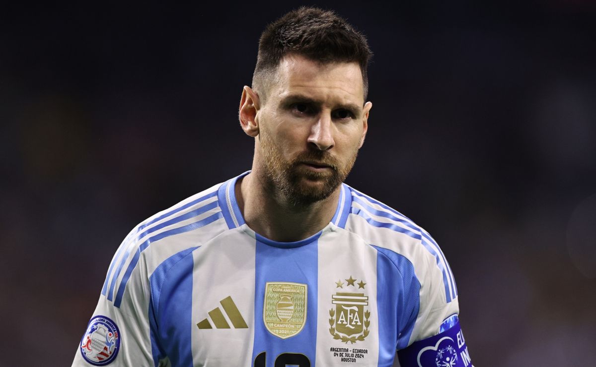 Shock Setback for Argentina: Messi Faces Unforeseen World Cup Squad Crisis Amid Star Teammate's Devastating Injury!