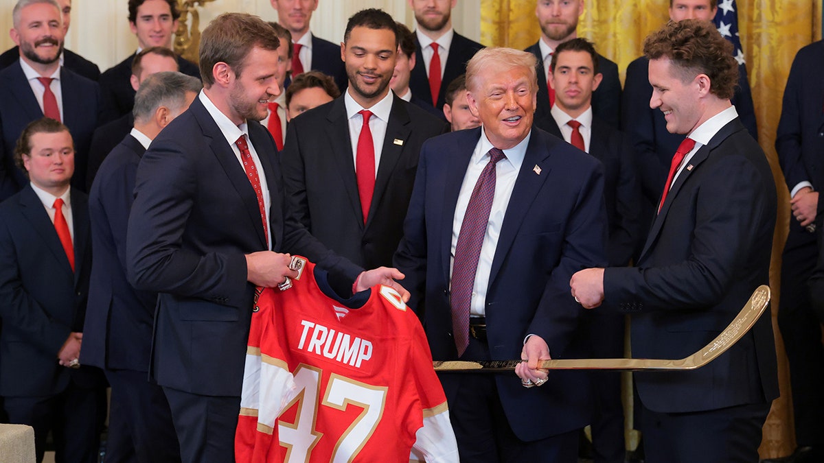 Trump’s Surprise Championship Ring Reveal Sparks Speculation Amid Panthers’ Stanley Cup Celebration at White House