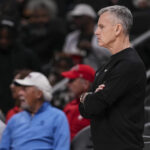 Emotional Tribute: Bulls Spotlight Donovan’s Father in Heartfelt Pre-Game Ceremony Against Raptors