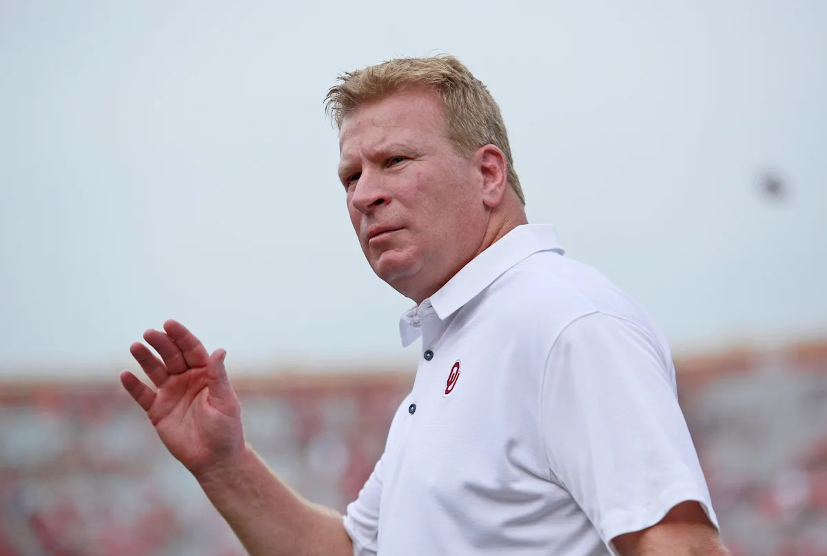 Former OU Defensive Architect's Surprise SEC Move Sends Shockwaves Through Rivalry