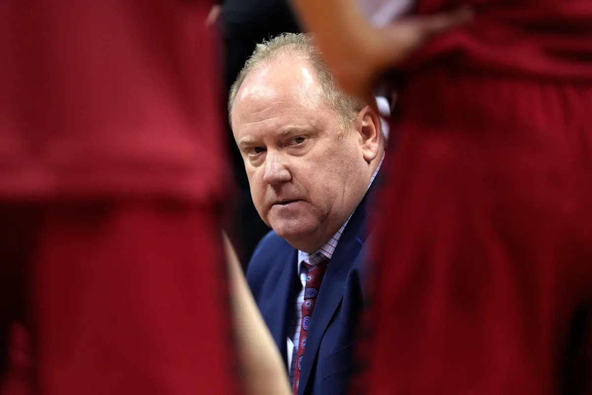 Greg Gard’s Shocking Taunt to Illinois Sparks Controversy After Wisconsin’s Stunning Upset Victory