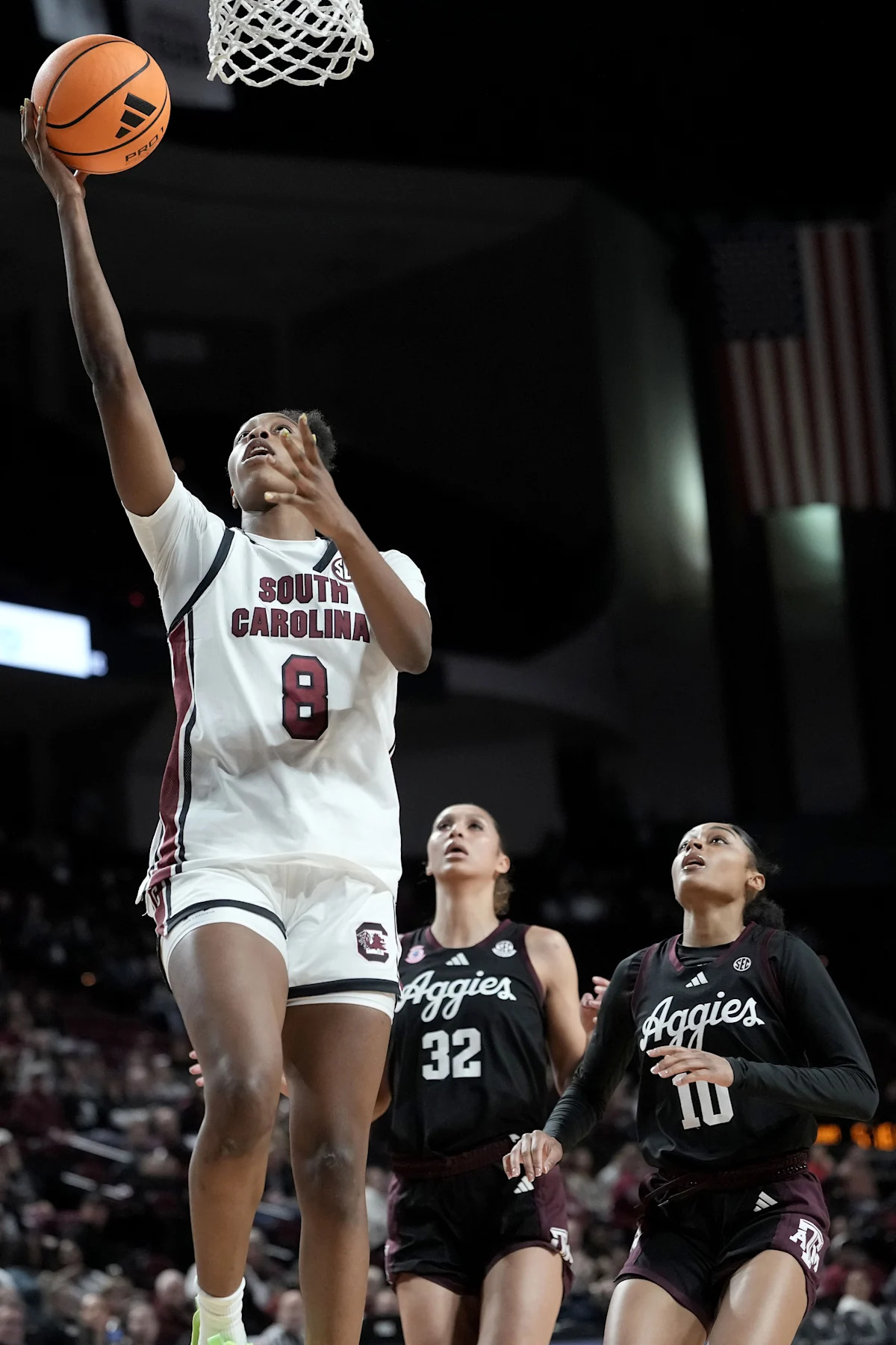 Joyce Edwards' Electrifying 28-Point Surge Sparks No. 3 South Carolina's Stunning 71-56 Upset Over Texas A&M!