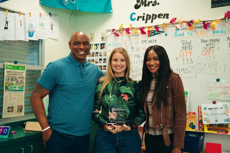 Miami Teacher’s Unconventional Football Method Sparks Character Revolution, Lands Prestigious Hall of Fame Honor