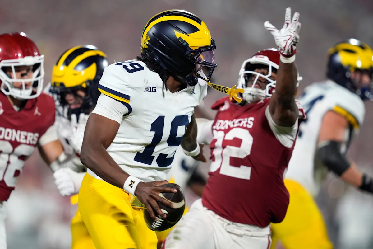 Shocking Early Vegas Odds Reveal Dark Horse Favorite in Michigan vs Oklahoma Showdown