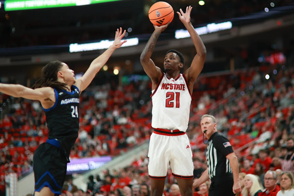 Unexpected Clash: Can the Underdog Heels Tame the Fierce Wolfpack Tonight?