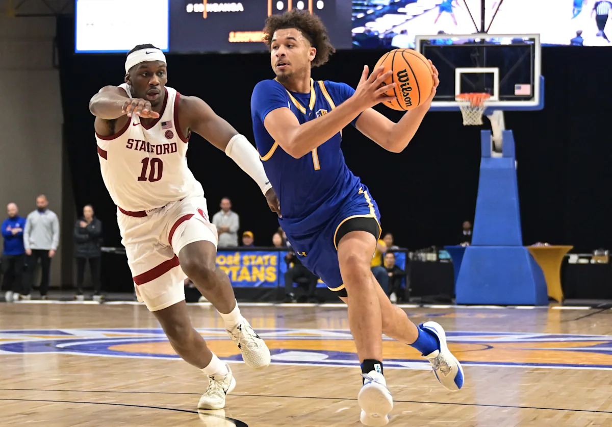 Unstoppable at 7,000 Feet: How Myers’ Relentless Runs Shocked the Spartans to Their First Road Victory