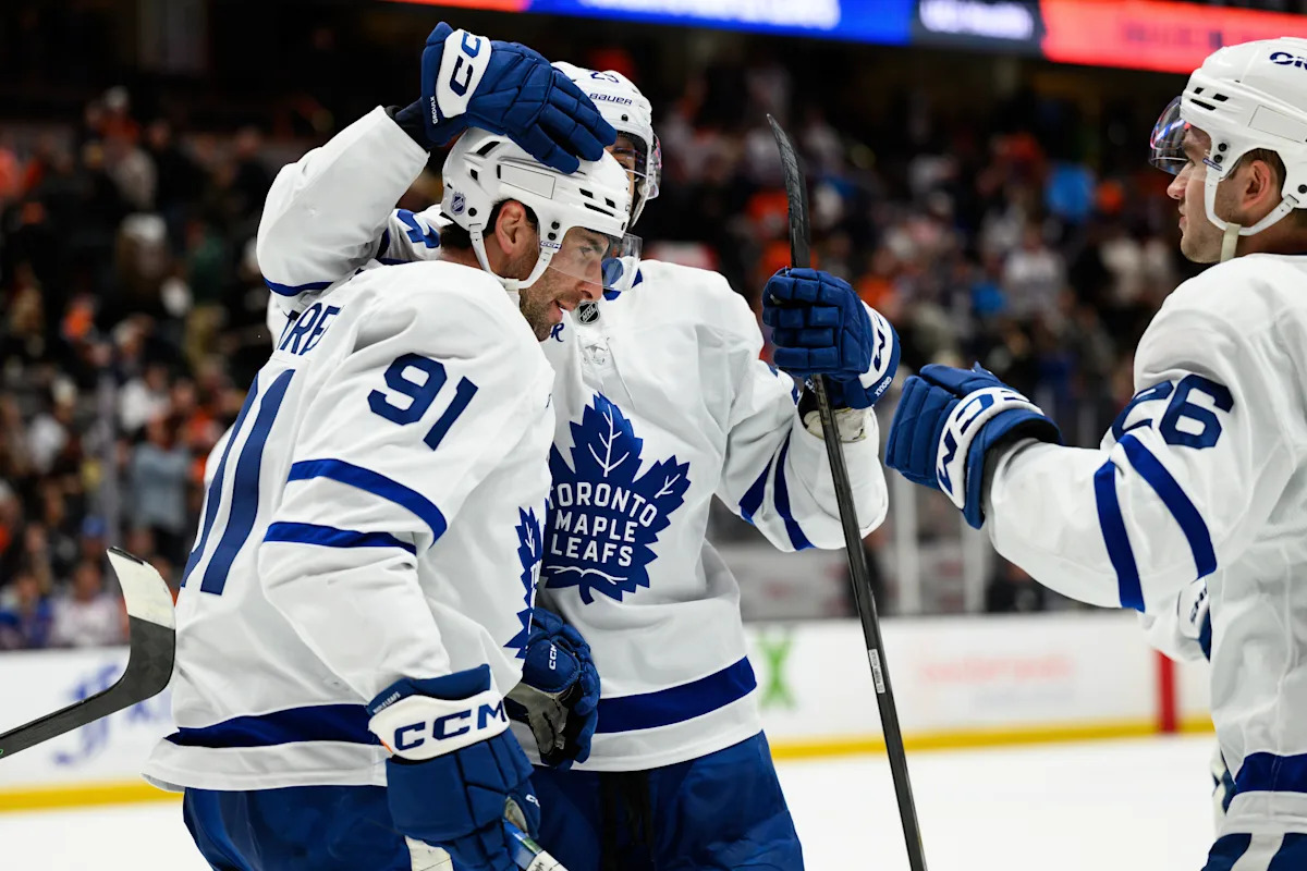 John Tavares’ Last-Second OT Goal Sparks Unbelievable Maple Leafs Comeback Against Ducks