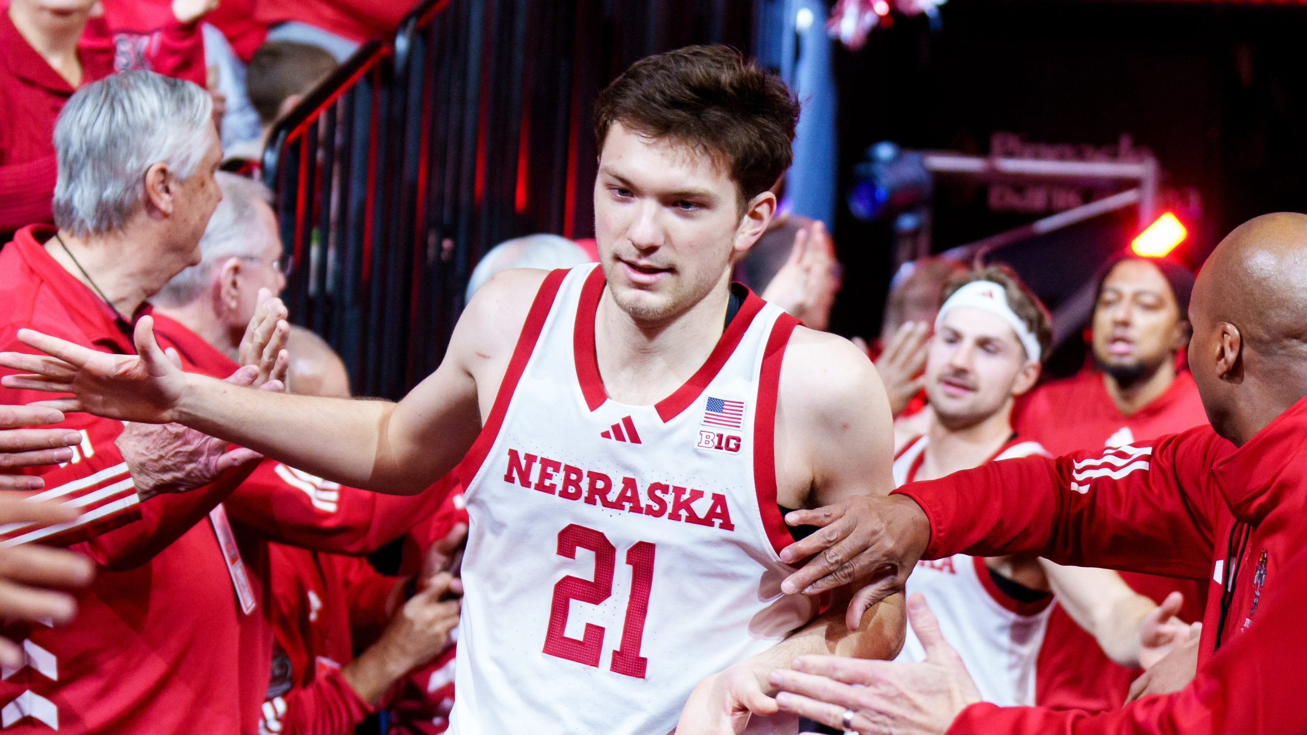 Nebraska’s Bold Move Poised to Shatter Iowa’s Legendary Glass Slipper—What’s Really Happening?